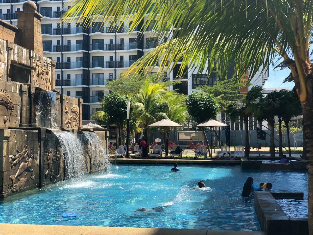 Swiss Garden Residence Pool Sea View Beach Resort Luxury Apartment & Family Suite Kuantan Esterno foto