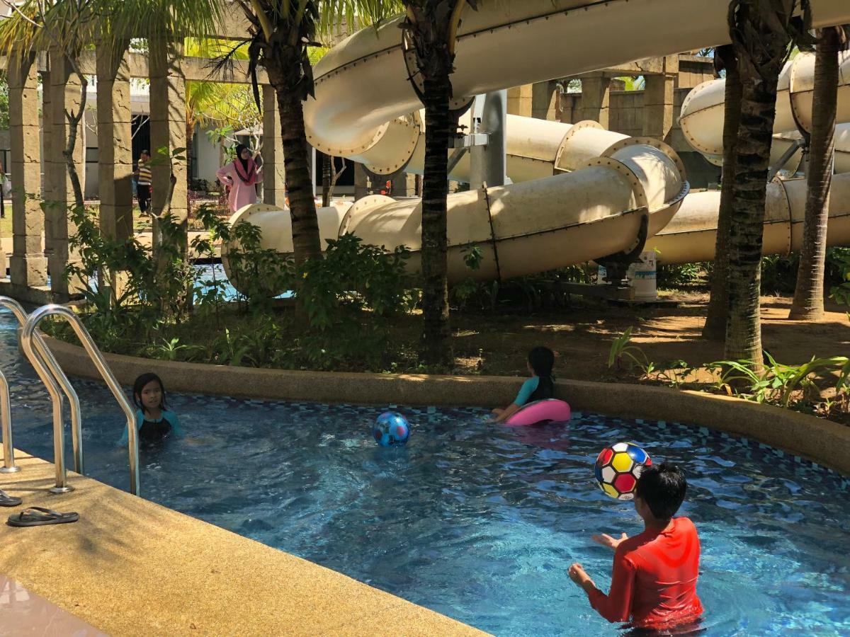 Swiss Garden Residence Pool Sea View Beach Resort Luxury Apartment & Family Suite Kuantan Esterno foto