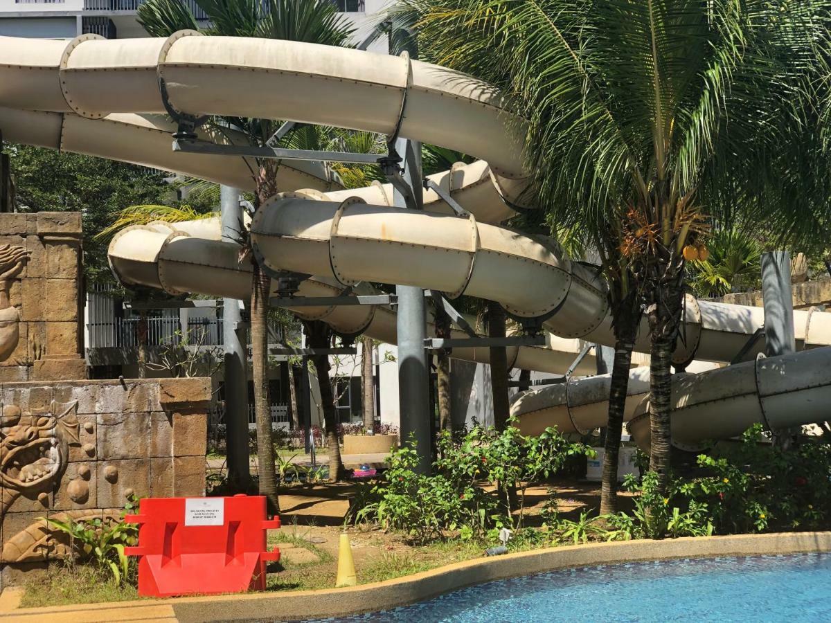 Swiss Garden Residence Pool Sea View Beach Resort Luxury Apartment & Family Suite Kuantan Esterno foto